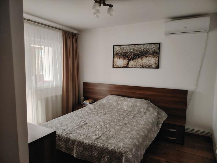 Apartament cu 3 camere decomandat în Geamăna