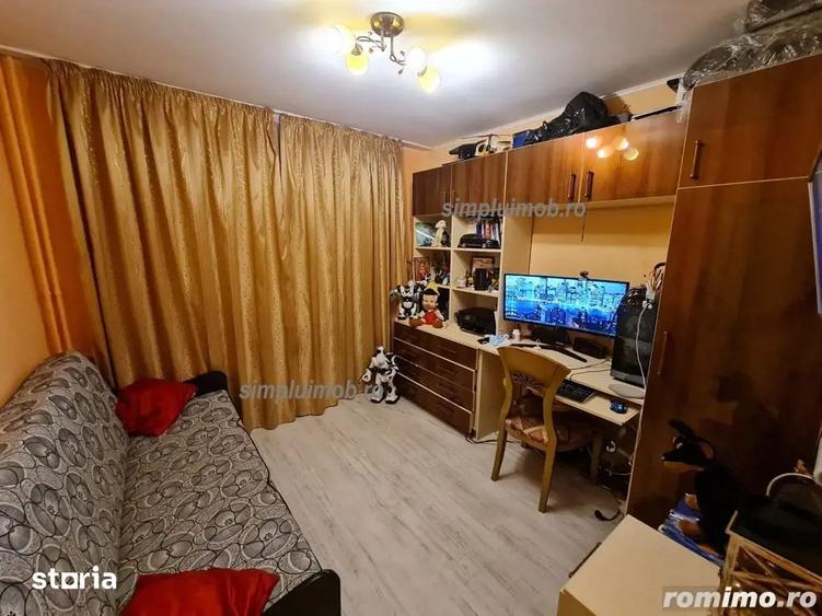 Apartament cu 3 camere decomandat, mobilat în Ozana