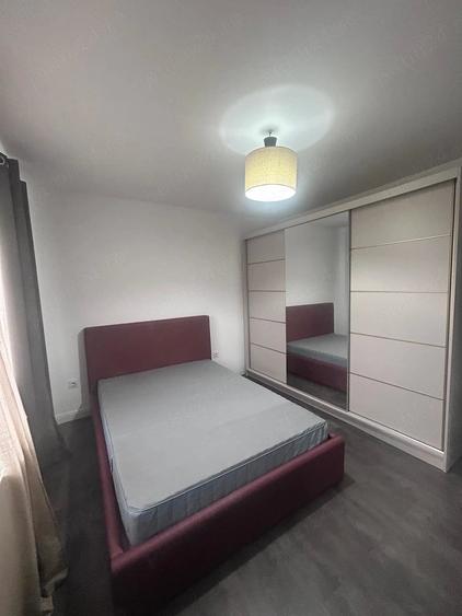 Apartament cu 3 camere semidecomandat în Florești