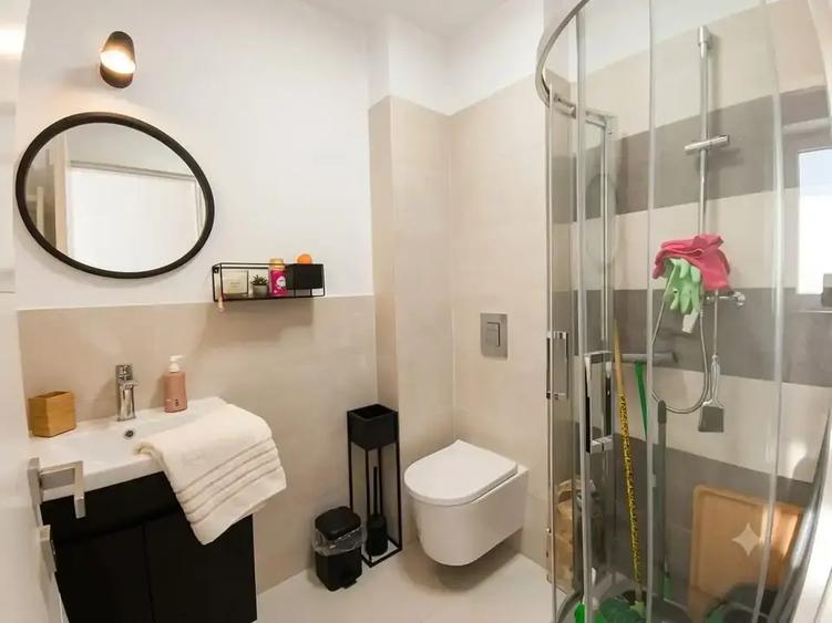 Apartament cu 3 camere decomandat, mobilat în Iancu Nicolae