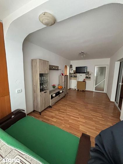 Vanzare apartament 3 camere, Micro 19, 60 mp - 1