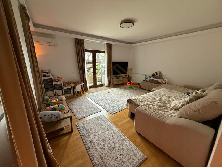 Duplex cu 4 camere cu Canalizare în Central