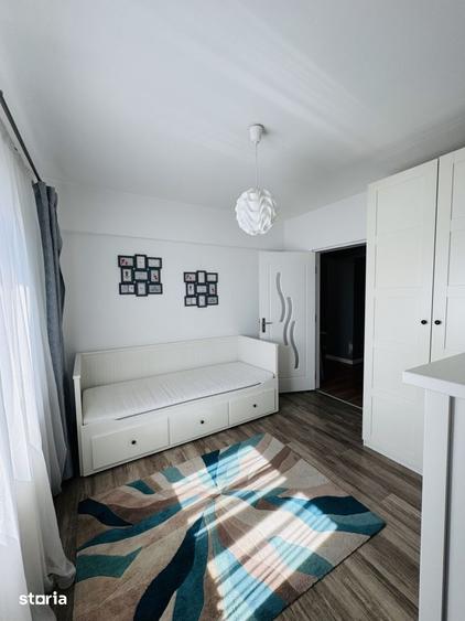 Apartament cu 3 camere decomandat, mobilat în Republicii