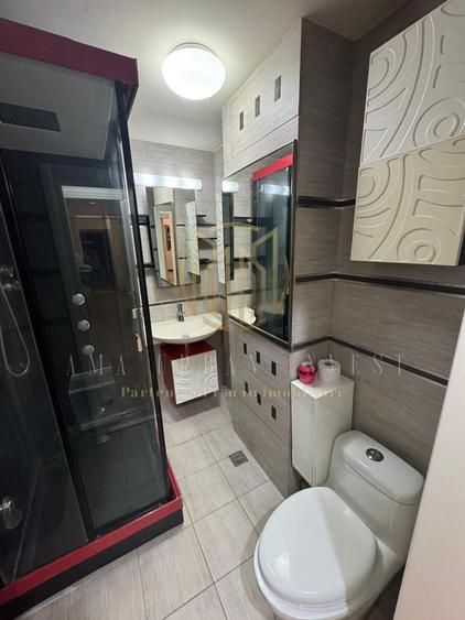 Apartament cu 3 camere semidecomandat în Lacul Tei