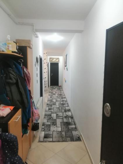 Apartament cu 2 camere decomandat în Tractorul