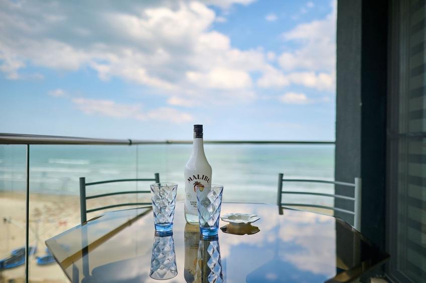Apartament cu 3 camere decomandat în Mamaia-Sat