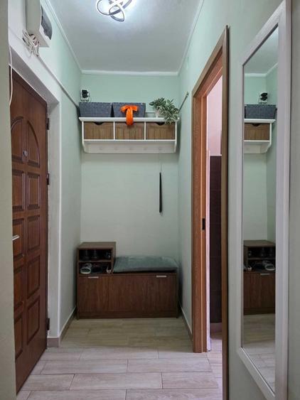 Apartament cu 3 camere semidecomandat în Gheorghe Lazăr