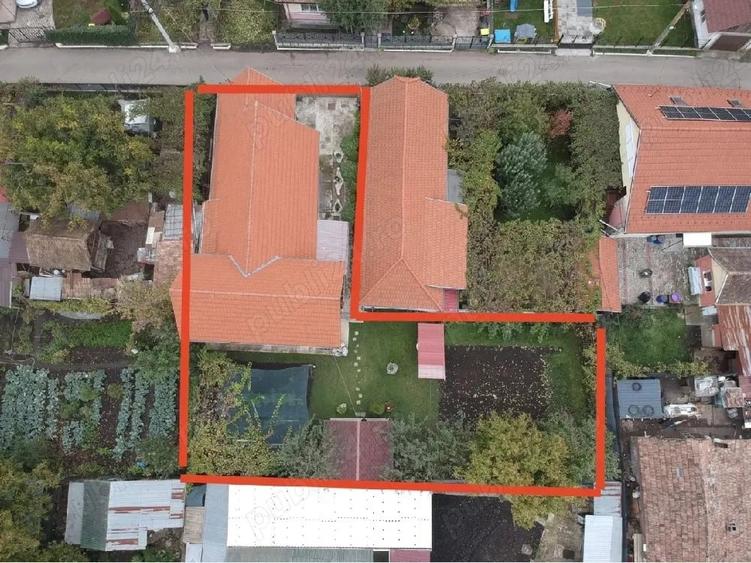 Casă cu 3 camere cu Teren 500 Mp în Central