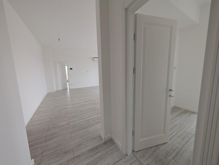 Apartament cu 3 camere decomandat în Ștefan cel Mare