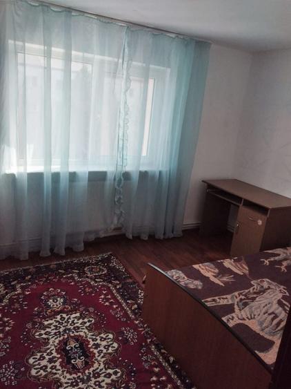 Apartament cu 3 camere decomandat în Exterior Vest