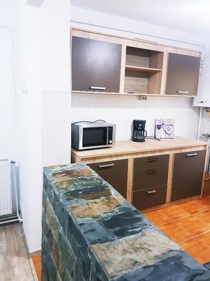 Persoana fizica,  Cameră disponibilă, într-un apartament , zona Dacia. Doar pent - 6