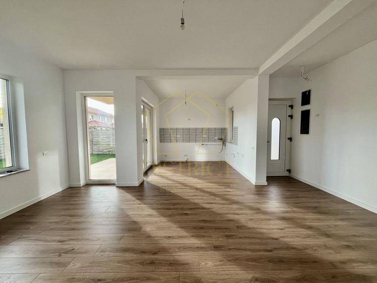 Duplex cu 3 camere cu Canalizare în Moșnița Nouă