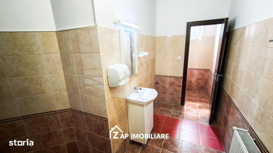 Apartament cu 4 camere decomandat în Central