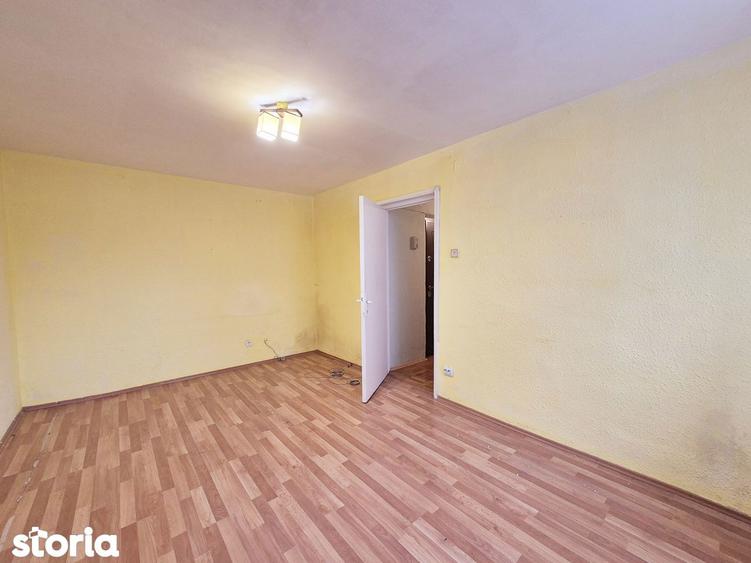Garsonieră decomandată în Sud
