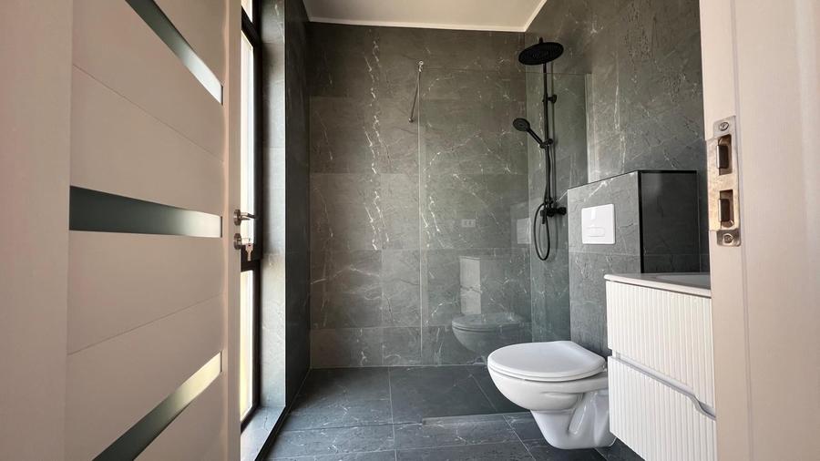 Casă individuală cu 3 camere cu Canalizare în Domnești
