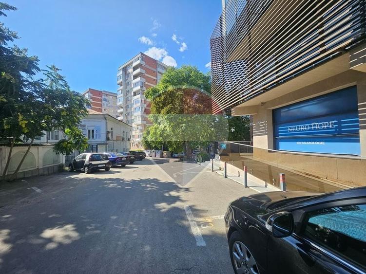Casă individuală cu 4 camere cu Teren 1302 Mp în Ultracentral