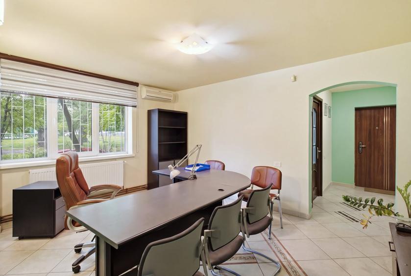 Apartament cu 3 camere semidecomandat în Ultracentral