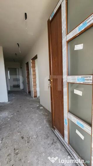 Casă cu 4 camere cu Teren 530 Mp în Nazna