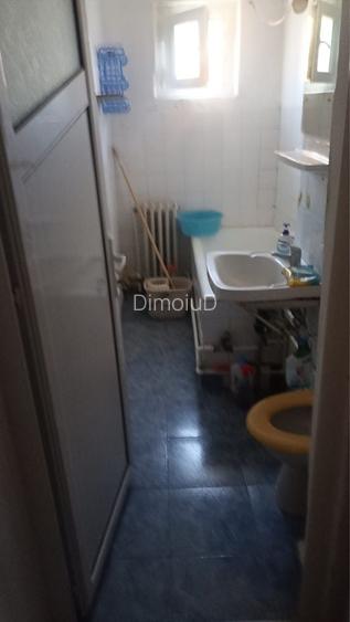 Vand apartament cu 2 camere in Dragasani