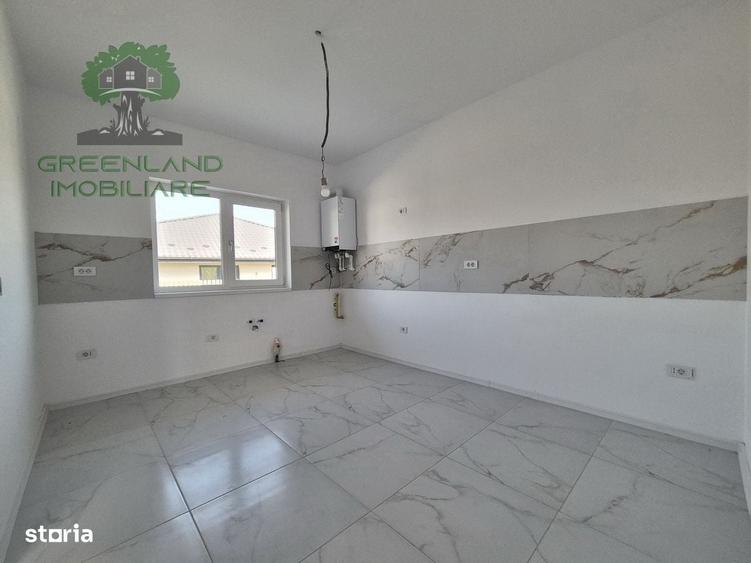 Casă cu 4 camere în Tomești