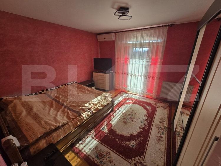 Casă individuală cu 9 camere cu Canalizare în Micești