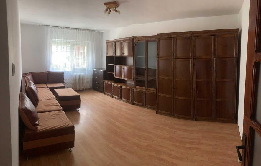 Apartament cu 3 camere decomandat în Lotus