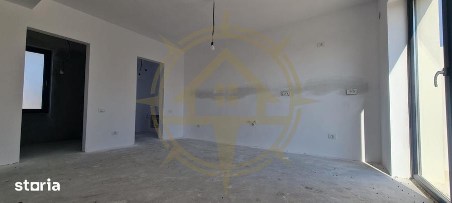 Casă cu 4 camere cu Teren 250 Mp în Odăile