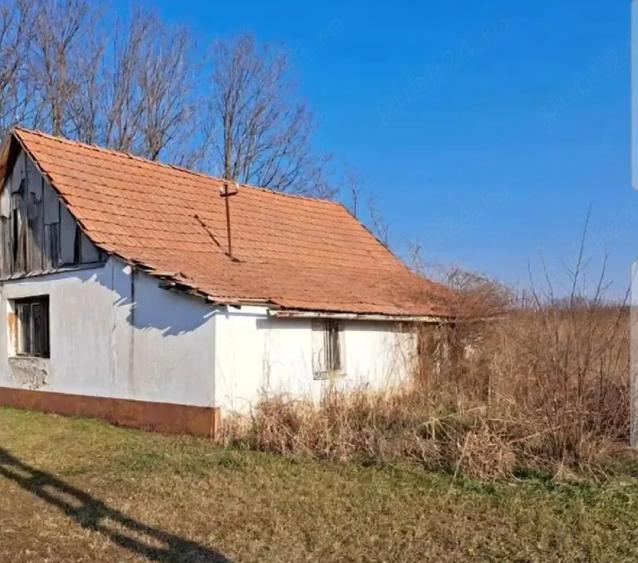 Casă cu Teren 1988 Mp în Central