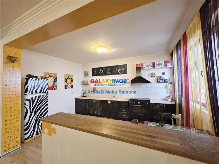 Casă cu 6 camere cu Teren 276 Mp în Est