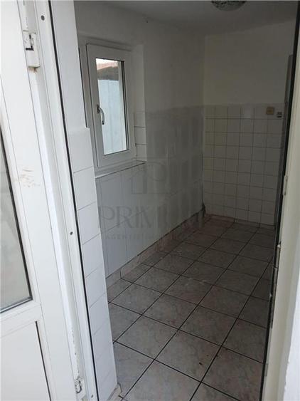 Duplex cu 4 camere cu Canalizare în Plopi