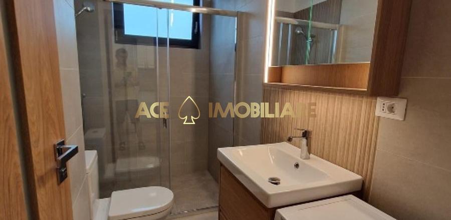Apartament cu 2 camere semidecomandat, mobilat în Tei