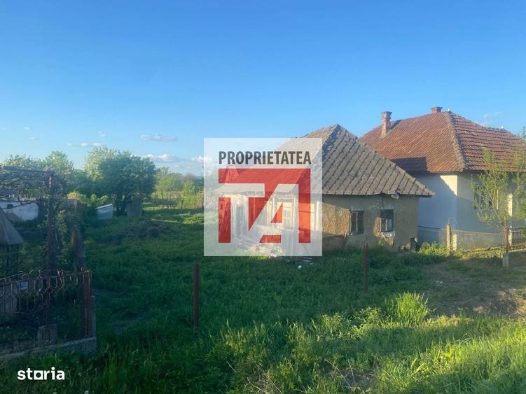 Casă cu 2 camere cu Teren 2300 Mp în Central