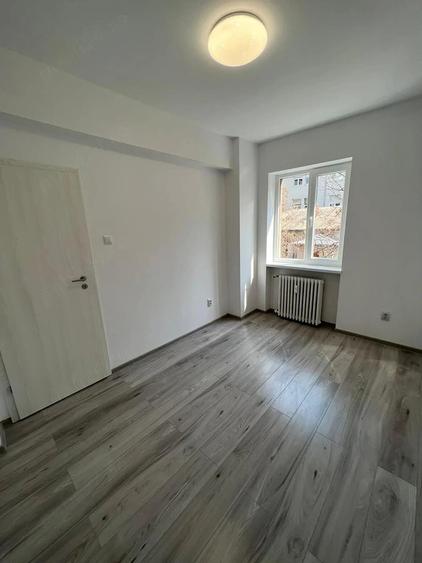 Apartament cu 2 camere semidecomandat în Gara de Nord