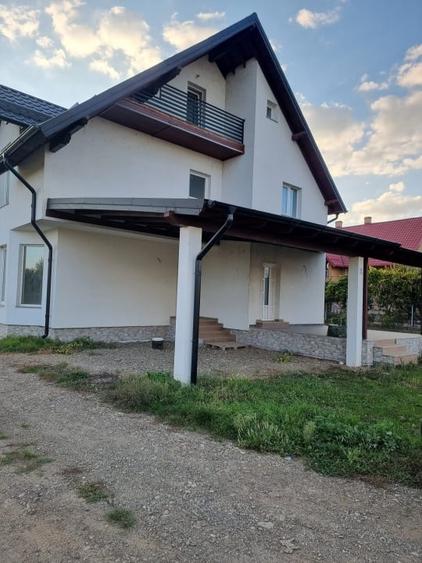 Duplex cu 6 camere cu Garaj în Sud