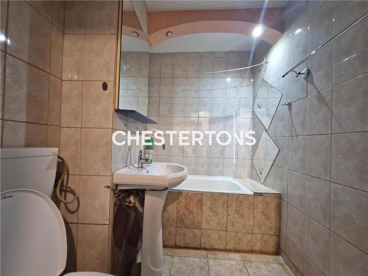 Apartament cu 3 camere decomandat în Inel II