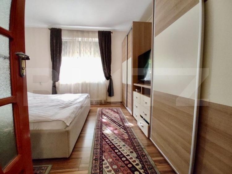 Casă individuală cu 5 camere cu Canalizare în Lipovei