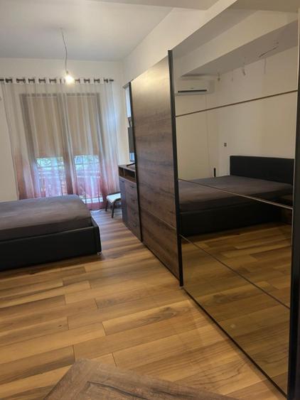 Casă cu 5 camere cu Teren 221 Mp în Obor
