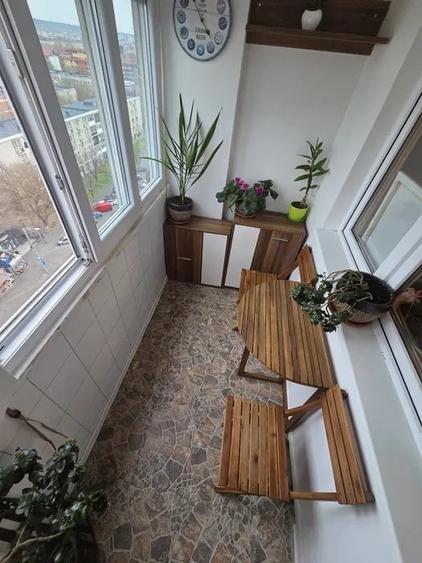 Apartament cu 2 camere semidecomandat, mobilat în Central