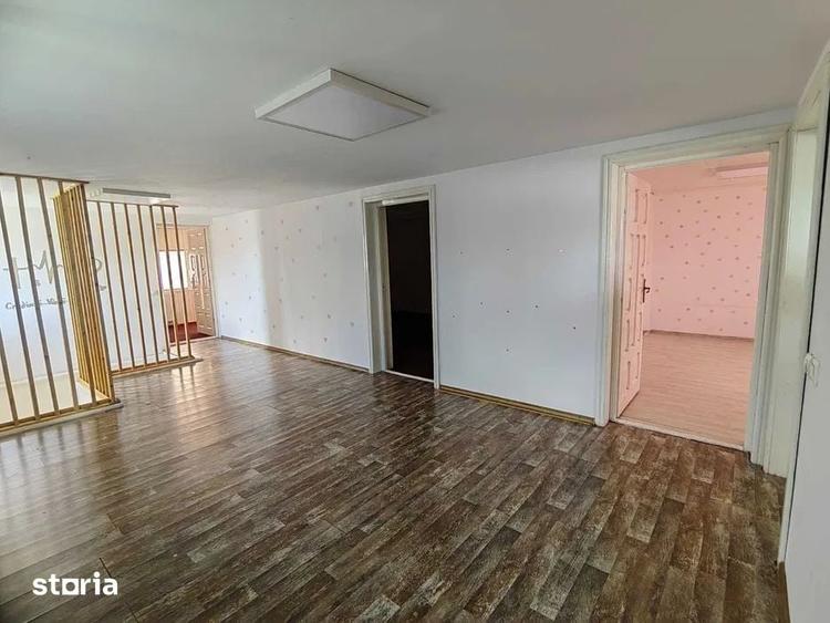 Casă cu 5 camere decomandat cu Teren 400 Mp în Mioriței