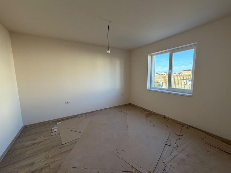 Casă individuală cu 4 camere cu Teren 600 Mp în Moșnița Nouă