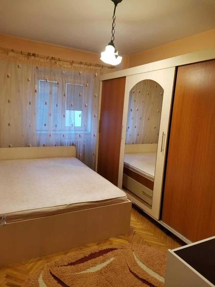 Apartament cu 3 camere decomandat în Exterior Vest
