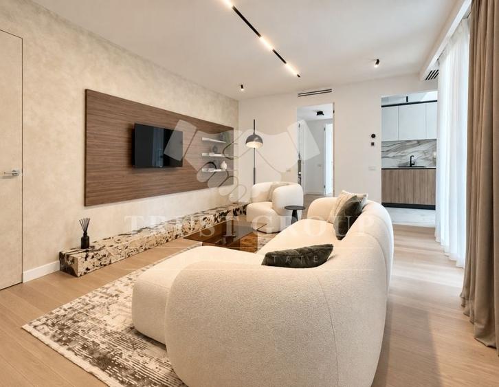 Apartament cu 4 camere decomandat, mobilat în Aviatorilor