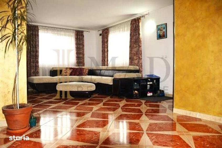 Casă cu 4 camere decomandat în Brănești