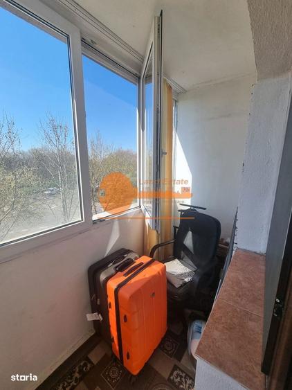 Apartament cu 3 camere decomandat în Crângași