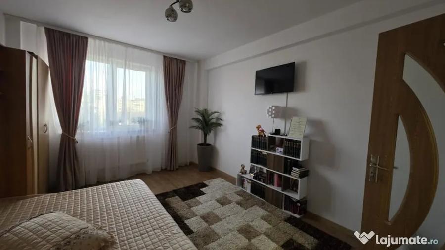 Apartament cu 3 camere decomandat în Ultracentral