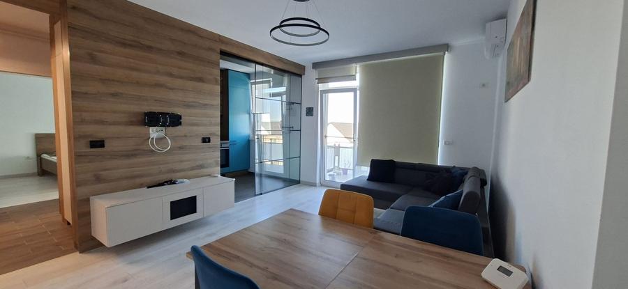 Apartament cu 3 camere semidecomandat, mobilat în Dumbrăvița