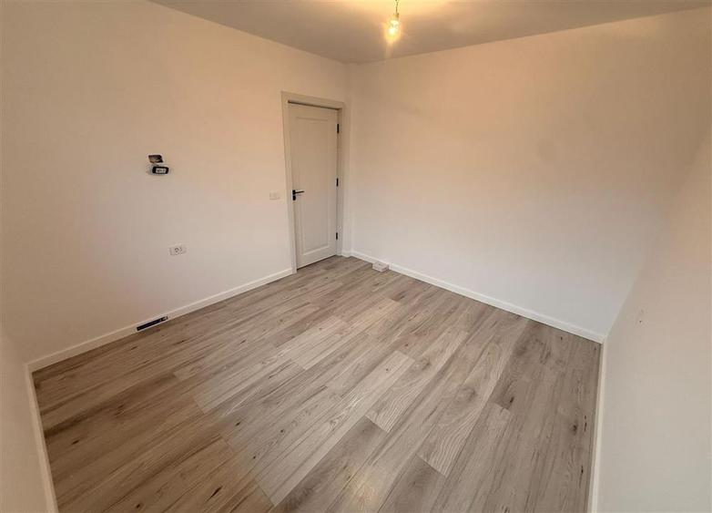 Duplex cu 4 camere cu Teren 260 Mp în Lisaura