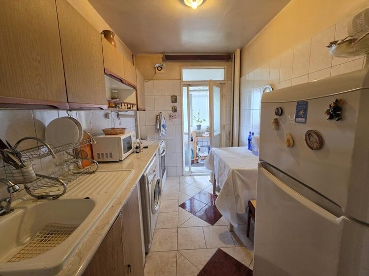 Apartament cu 2 camere semidecomandat în Basarabia