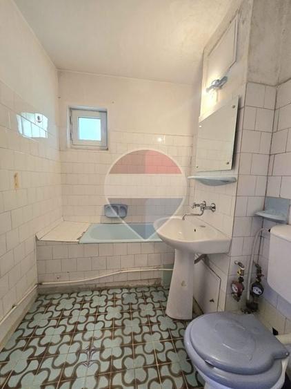 3 decomandate, etaj 1, zona Ciuperca - 5