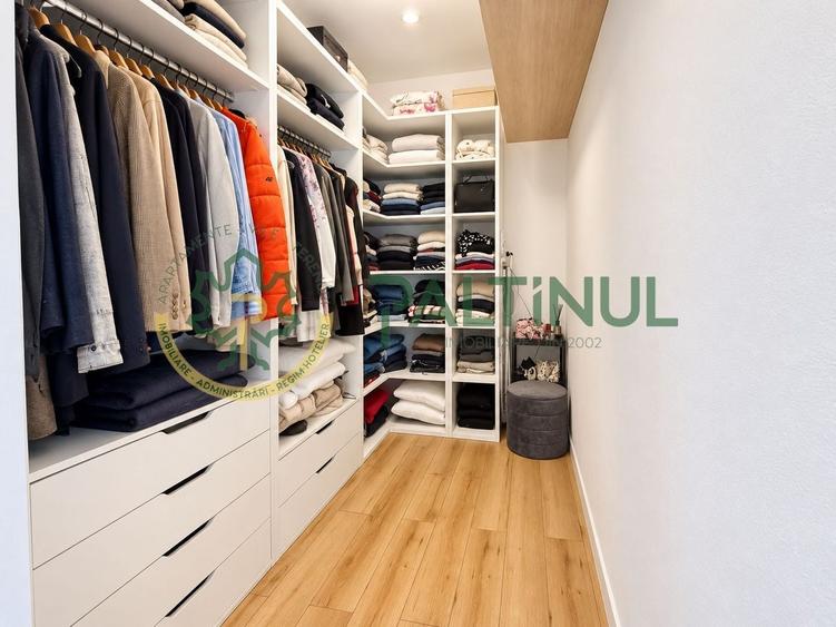 Casă individuală cu 4 camere cu Teren 357 Mp în Periferie
